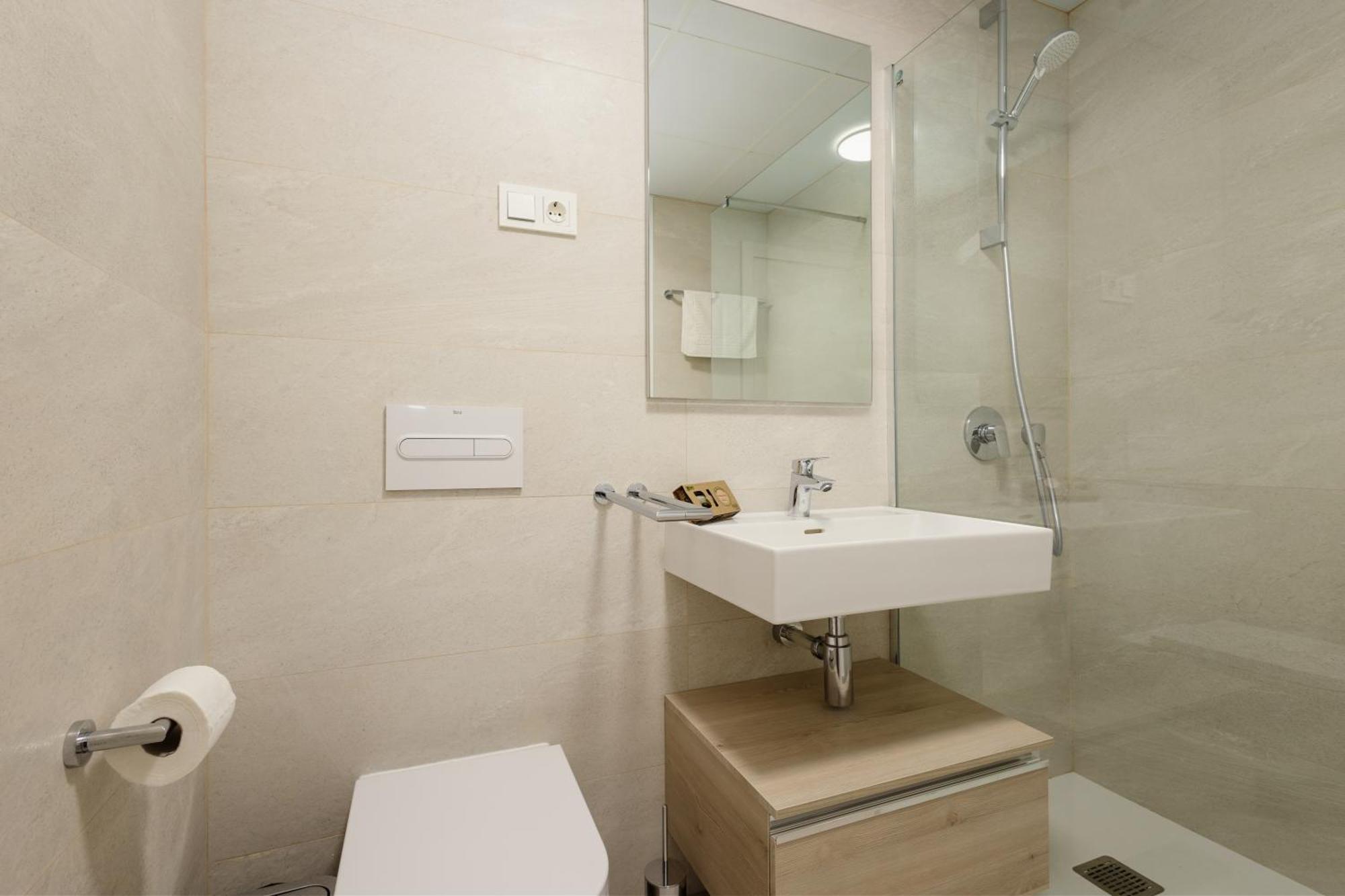 Luxurious 2 Bedroom Apartment Close To The Beach In Estepona Exterior photo