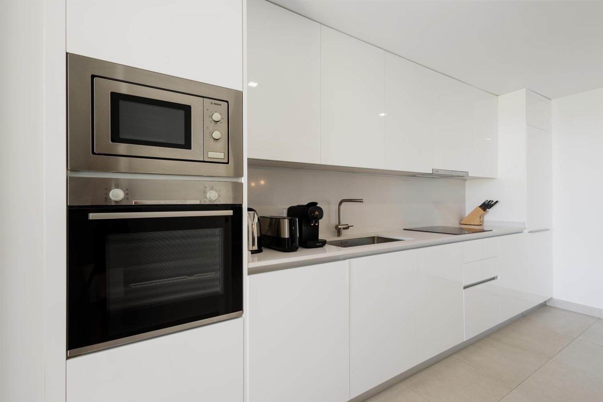 Luxurious 2 Bedroom Apartment Close To The Beach In Estepona Exterior photo