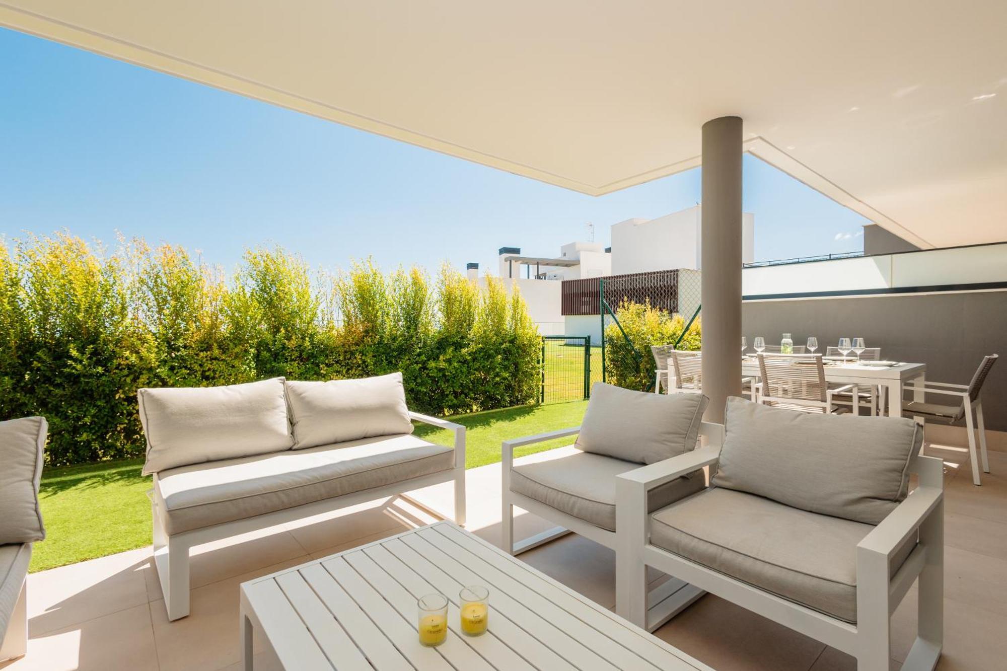 Luxurious 2 Bedroom Apartment Close To The Beach In Estepona Exterior photo